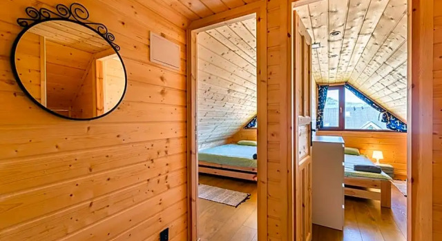 Chaty Trzy, Rezerwuj Hotel Solina 