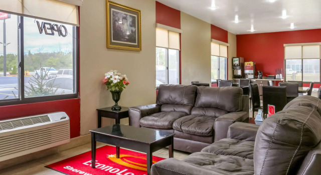 Econo Lodge Shorewood