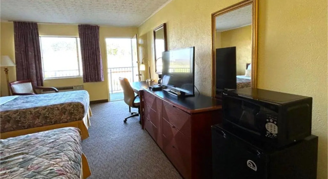 Четырёхместный номер Standard Lake Logan Inn
