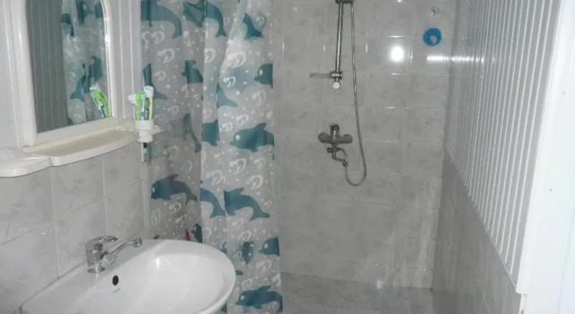 Кровать в общем номере Mestiatour Guest House