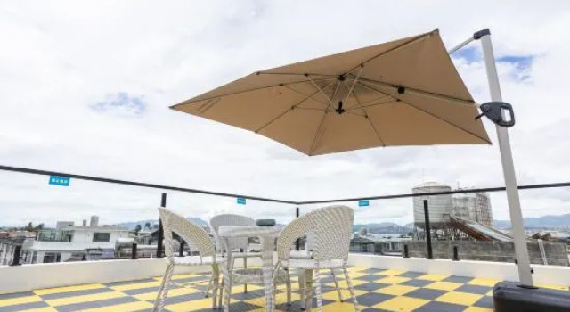 Cloud on the · Yashe B&B (Erhai Ecological Corridor Store)