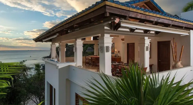 Exquisite Hilltop Villa with Luxurious Modern Design, Sweeping Ocean Views & Sparkling Infinity Pool, Rezervovat Vila Hotely v Guanacaste s parkováním, Parkování