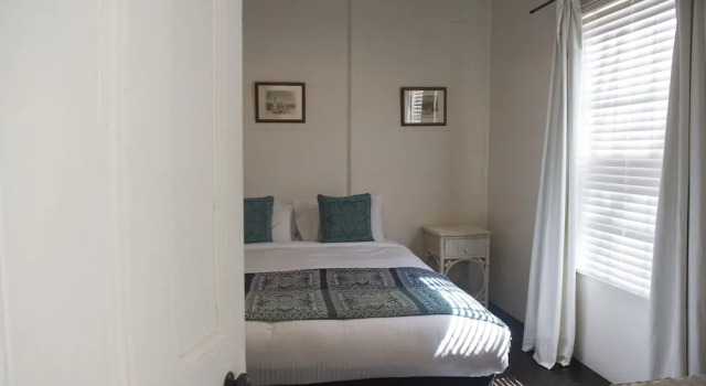 Номер Comfort Hillview Heritage Estate