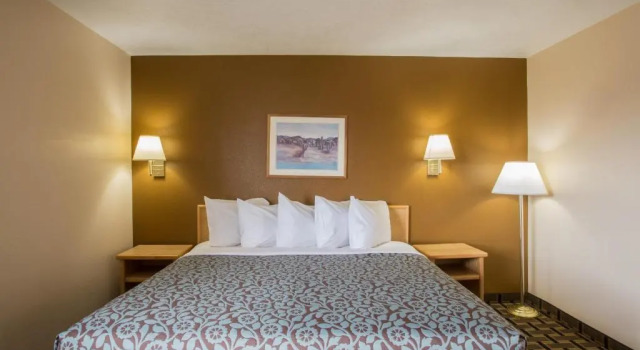 Люкс Deluxe Days Inn by Wyndham Hurricane/Zion National Park Area