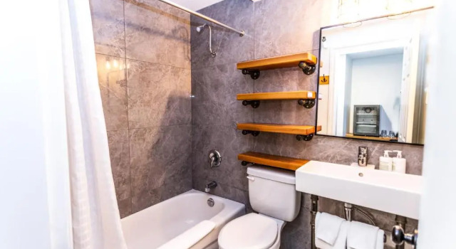 Четырёхместный номер Standard Crash Hotel Squamish