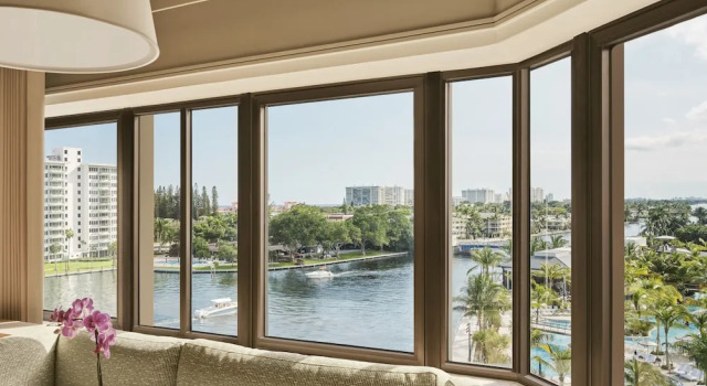 Полулюкс Tower at The Boca Raton
