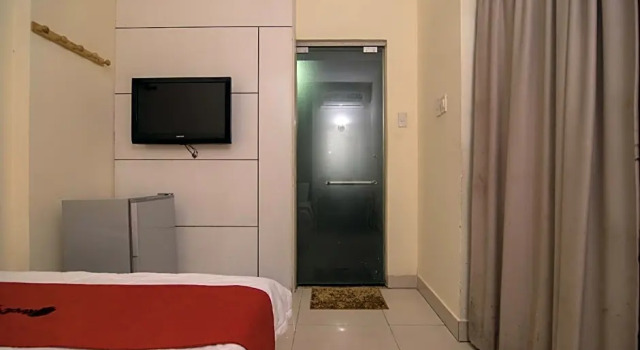 Номер Economy RedDoorz Near Tan Dinh Market 3