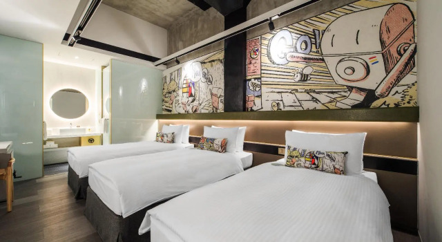 Трёхместный номер Standard No Window Cosmos Hotel Huashan Town