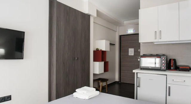 Студия Standard Athenian Downtown Studios by Livin Urbban