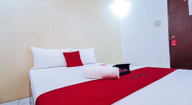 Двухместный номер Standard RedDoorz near Notre Dame of Dadiangas University