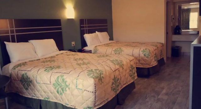Четырёхместный номер Standard Oxford Inn and Suites Nasa
