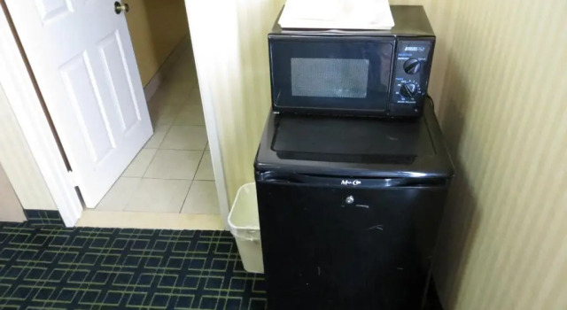 Четырёхместный номер Standard Budget Inn Hollywood