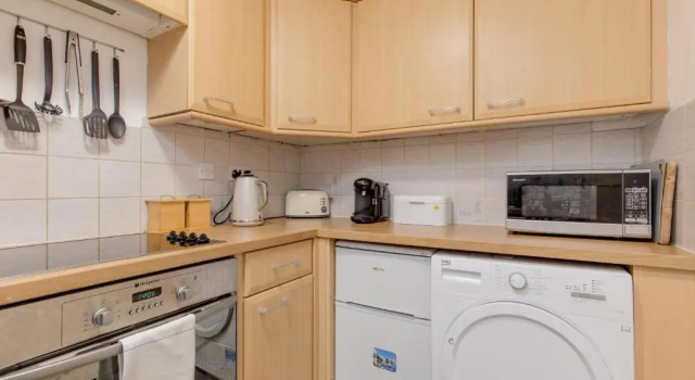 ALTIDO Chic 2BR Apt at the Heart of The Royal Mile, Забронировать Апартаменты/квартира Эдинбург Midlothian, рядом с Национальный музей Шотландии