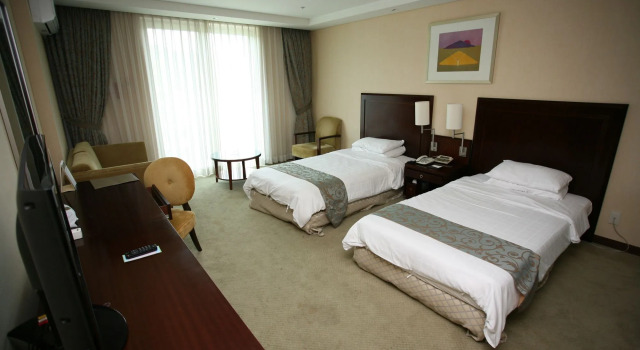 Adonis Hotel, Забронировать Отель Пхочхон Кёнгидо