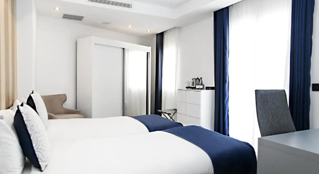 Standard Casal quarto varanda Pebbles Boutique Aparthotel