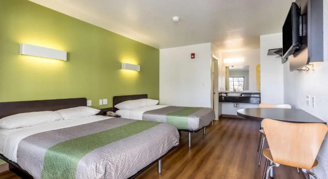 Четырёхместный номер Standard Motel 6 El Paso East