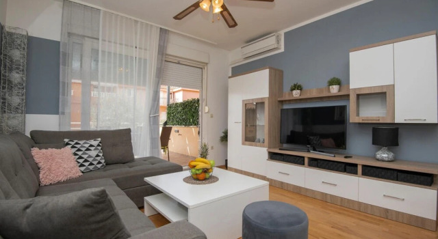 Stunning Apartment in Makarska With Wifi and 1 Bedrooms