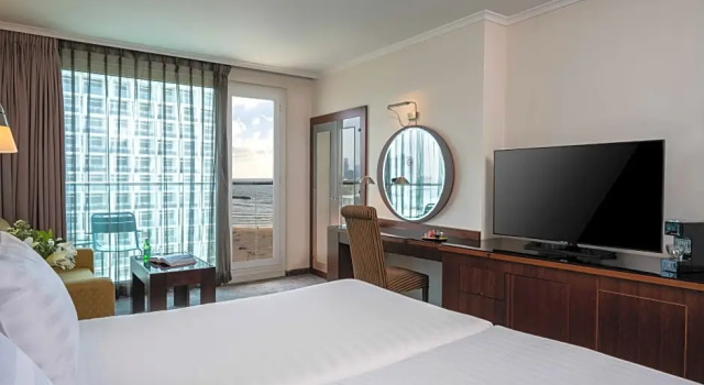 Standard Mid Floor Twin room Crowne Plaza Tel Aviv Beach by IHG