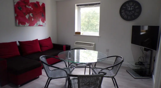 Lakeview Apartments and Rooms