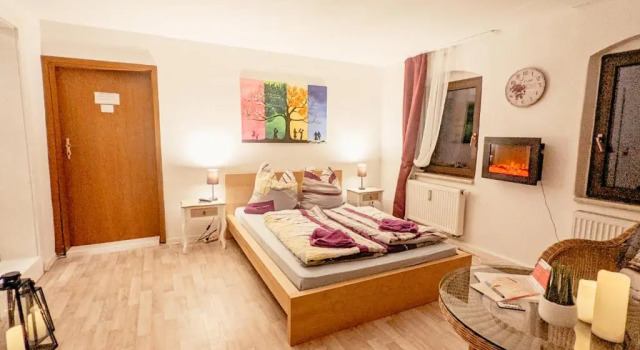 Flussblickwohnung mit Terrasse, Pool, Garten&Sauna - Zi2