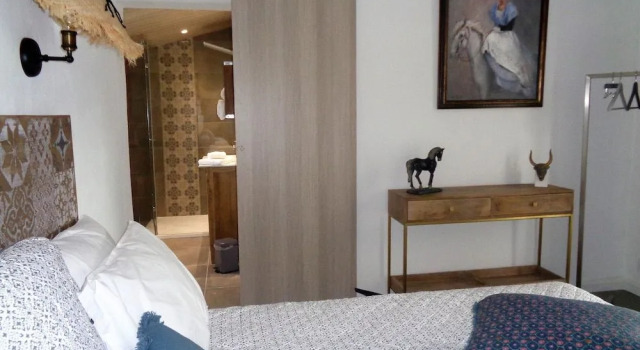 B&B Mas Fandelou, Book Bed and Breakfast Hoteller i Camargue med pool, Swimmingpool