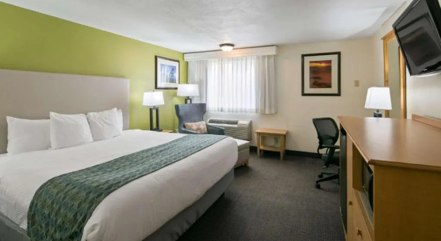 Двухместный номер Deluxe Best Western Hi-Desert Inn