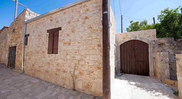 Oinoessa Traditional Boutique Guest Houses, Book Boutique Hotel Hoteller i Lofou med pool, Swimmingpool