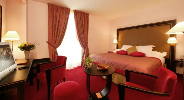 Двухместный номер Standard с балконом Clos La Boëtie & Spa