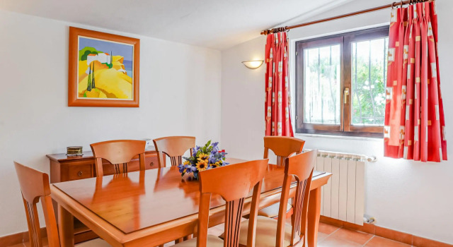 A delightful 3 bedroom Villa with private pool close to Carvoeiro, Boek Villa Carvoeiro Albufeira