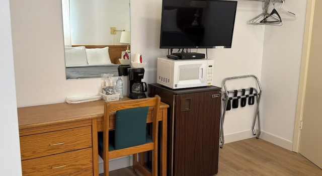 Четырёхместный номер Standard Lake-Vu Motel