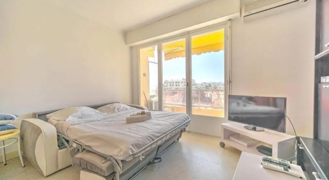 Cannes beaches 3 mn Super quiet 1 BR - 6 PAX with balcony by Olam Properties