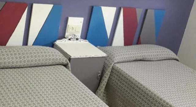 Hostal El Tropezón, Забронировать Отель Отели Кастилия и Леона с парковкой, Парковка