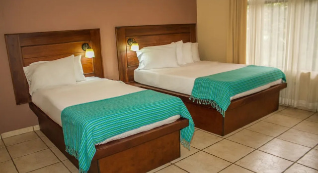 Номер Standard La Riviera Hotel
