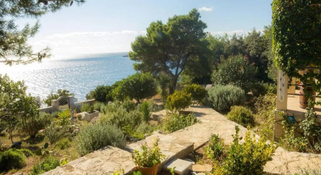 Holiday home Ani-30m from beach, Rezerwuj Hotel Hotele w Split-Dalmatia County z parkingiem, Parking