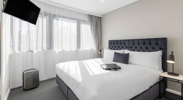 Люкс c 1 комнатой с балконом Meriton Suites Kent Street, Sydney
