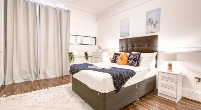 4-bedrooms 2-baths Independent Private Family Flat, Забронировать Апартаменты/квартира Вестминстер Лондон, рядом с Бейкер стрит