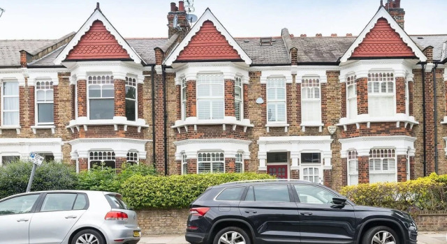 Spacious And Stylish 3BR Apartment Near Paddington.