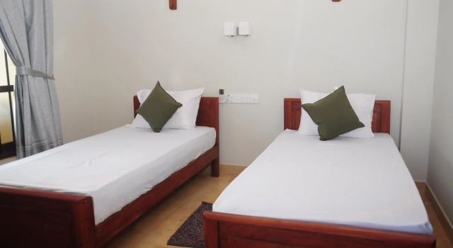 Traveller's Home Hotel
