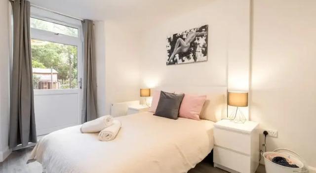 1bed-ground Fl -private Entrance