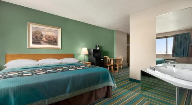 Люкс Deluxe Coratel Inn & Suites by Jasper New Richmond