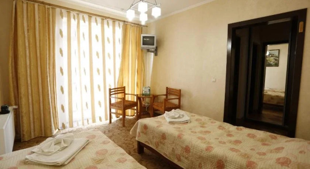 Tsvit Paporoti, Prenota Hotel Hotel a Ivano-Frankovsk con parcheggio, Parcheggio