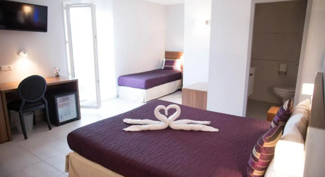 Четырёхместный номер Superior Holidays & Work HOTEL