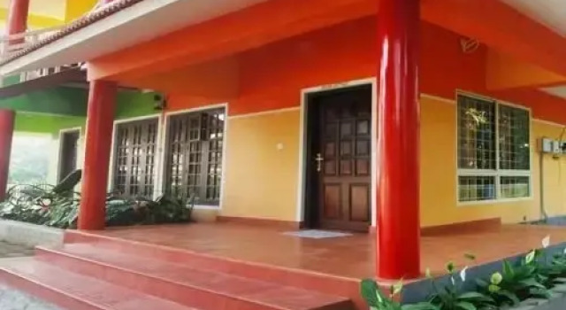 Rainbow Holiday Home, Забронировать Отель Отели штата Кералы с парковкой, Парковка