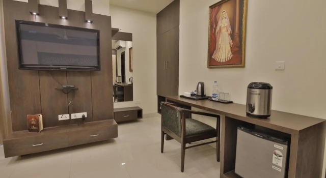 Hotel Grand Safari, Забронировать Отель Отели штата Раджастхана с парковкой, Парковка