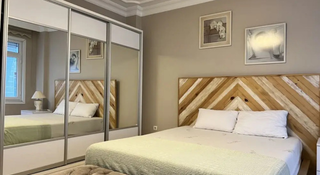 Апартаменты Sleek Flat Close to Osmanbey Metro Station