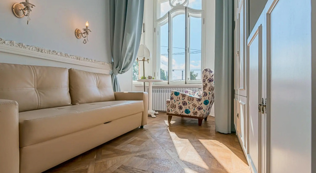 Апартаменты Merchant House by Sokroma, Забронировать Апартаменты/квартира Отели Санкт-Петербурга с парковкой, рядом с Стрелка Васильевского острова, Парковка