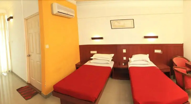Pavilion Luxury Suites, Reserva ahora Hotel Maradu India