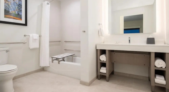 Номер Standard Hyatt House Fresno Campus Pointe
