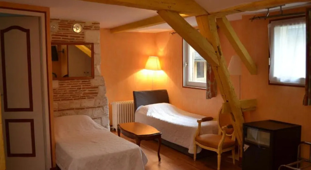 Семейный номер Standard Brit Hotel Comtes De Champagne - Troyes Centre Historique