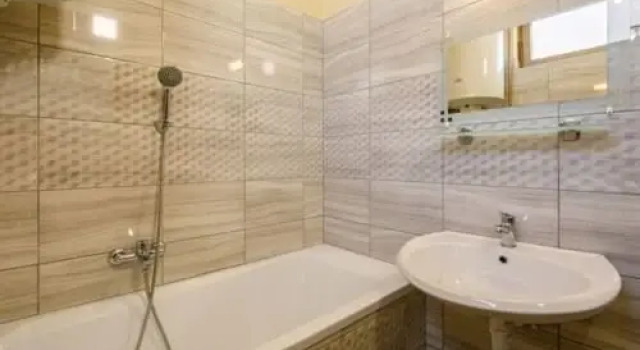 Balaton A360, Prenota Hotel Balatonszárszó 